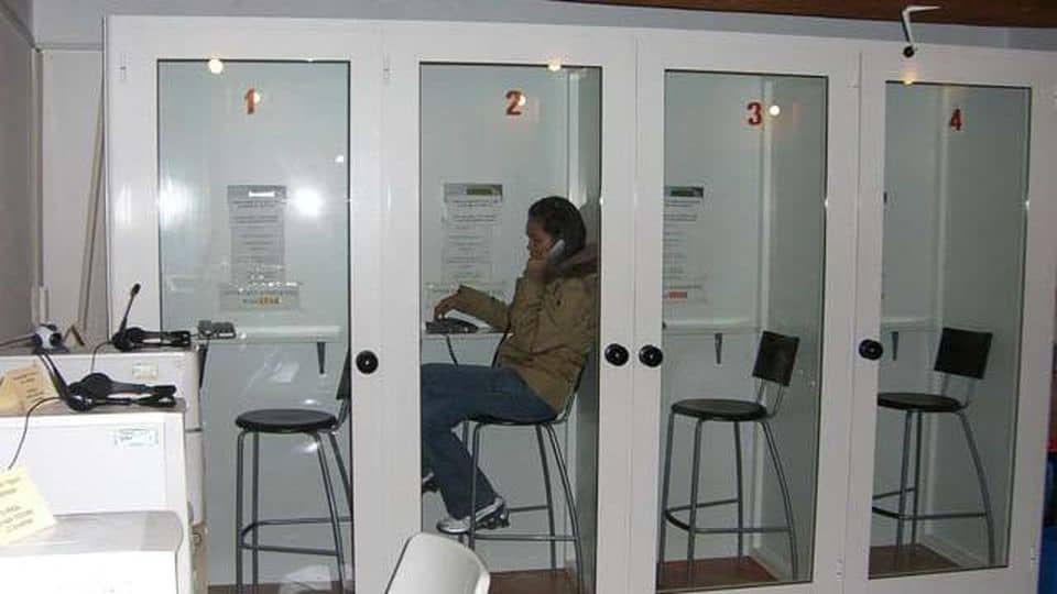 le cabine di un phone center