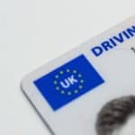 angolo superiore sinistro di patente europea UK