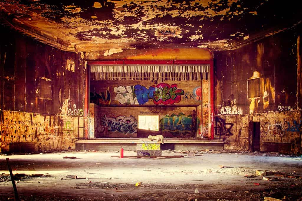 un teatro in rovina