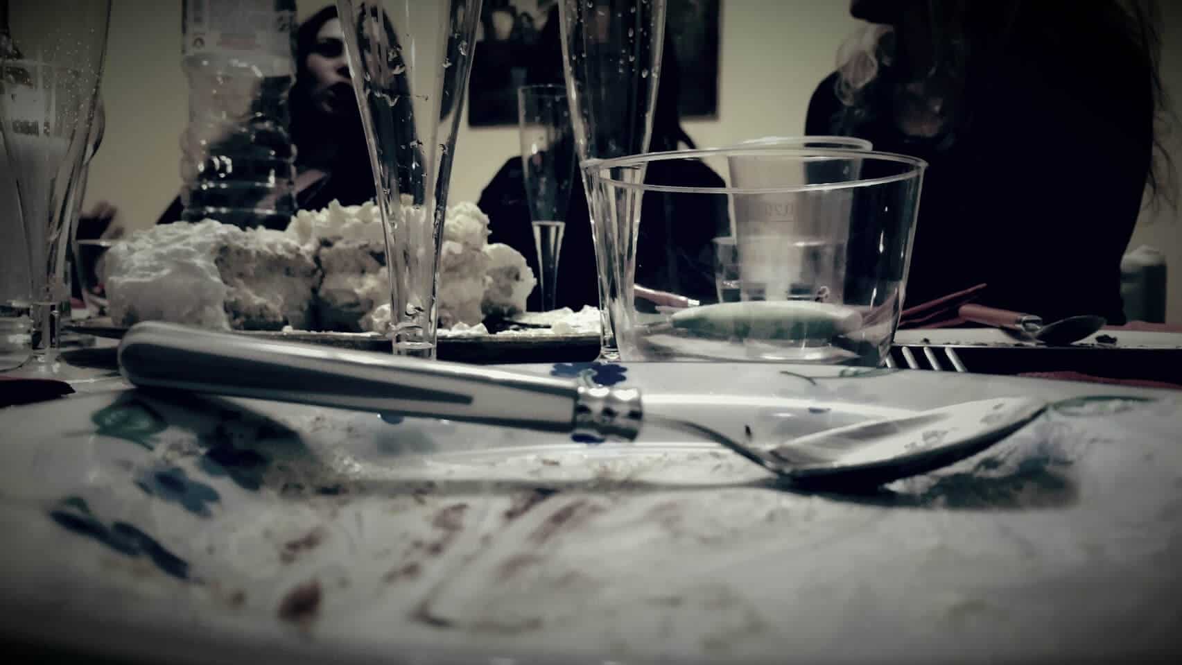 tavola imbandita - foto di Aleks Falcone